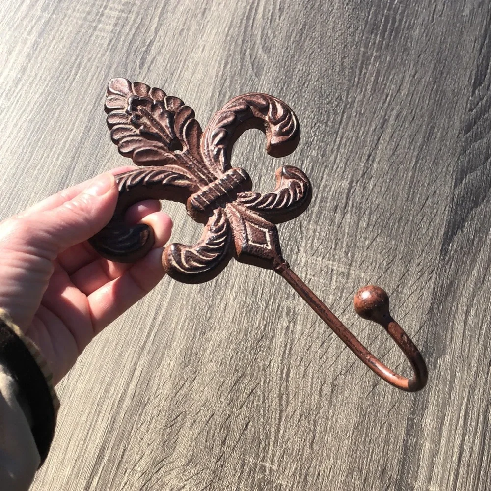 Fleur-de-lis Wall Hook Decor